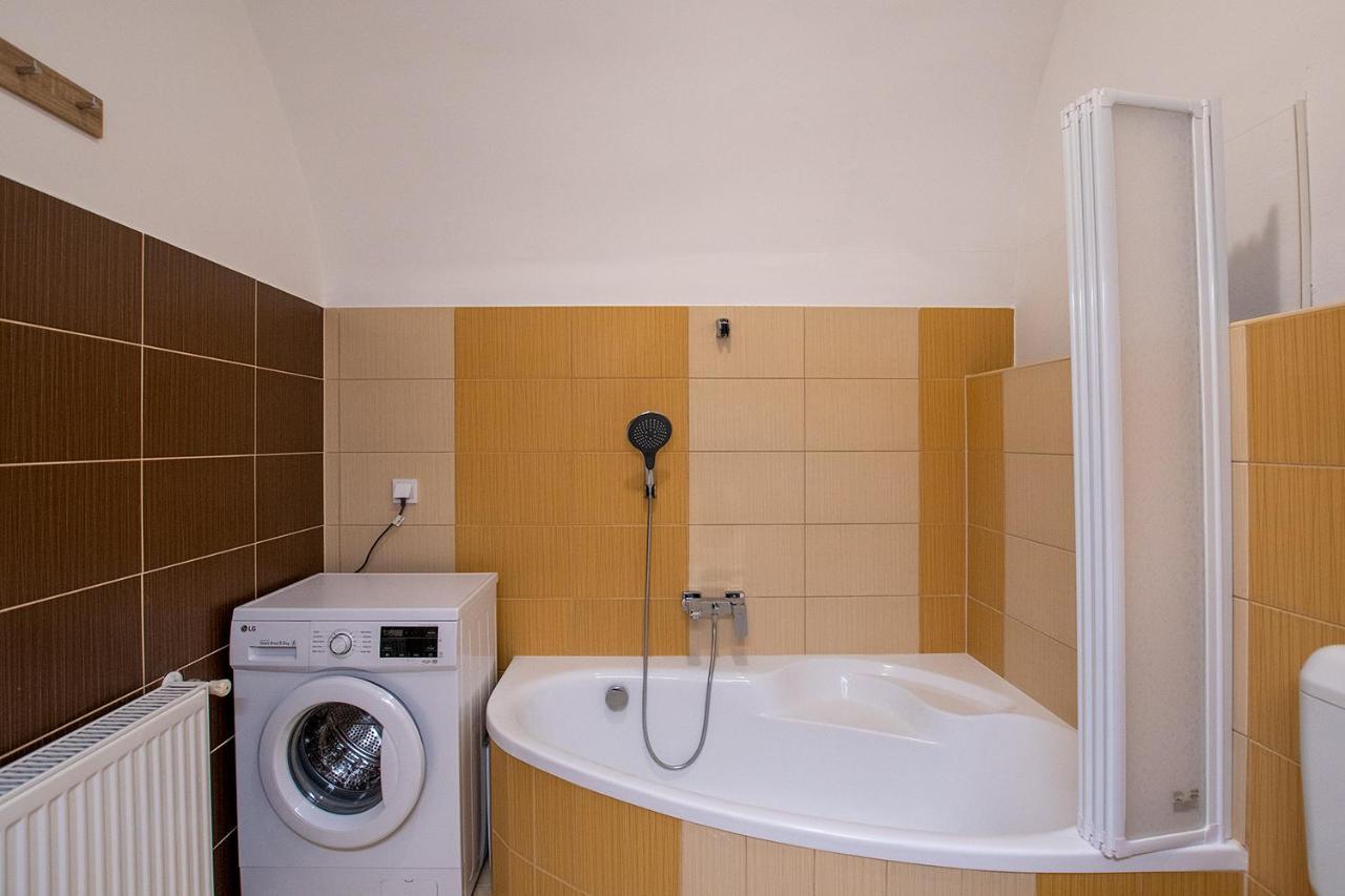 Apartamento Zora Lak Sopron Exterior foto